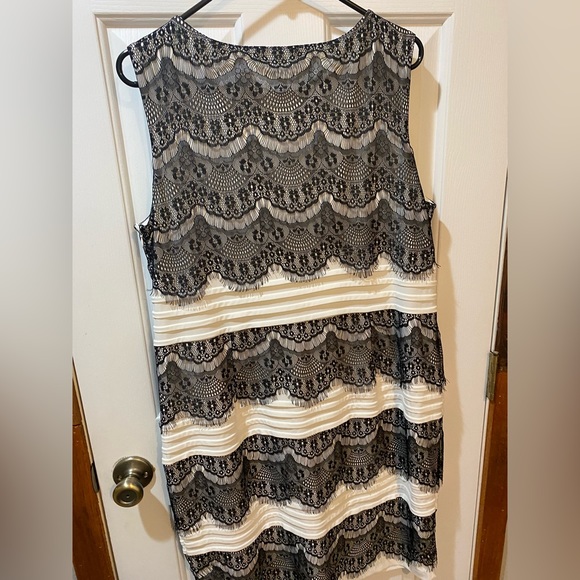 Women’s Evening Dress Size 14 - Picture 2 of 6